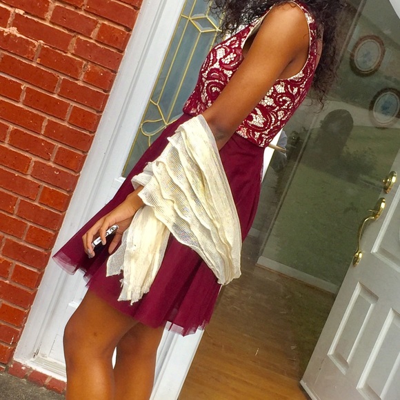 🤍❤️Burgundy Dress with detailed accents🤍❤️ - Picture 2 of 6